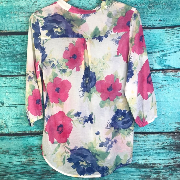 Chico’s Semi Sheer 3/4 Spring Floral Top - Picture 2 of 6